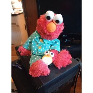 GUND Elmo Muppet Plush, Premium Glow-in-The-Dark Plush Toy Ages 1 & Up, Red, 12”